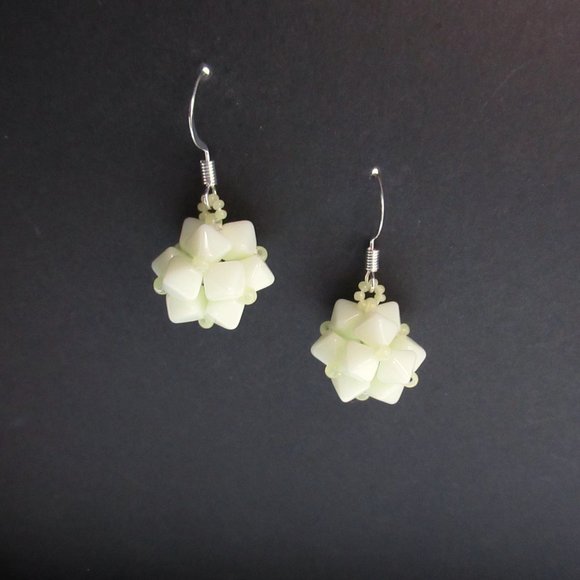 Czech Uranium glass beaded bead earrings - Picture 12 of 15